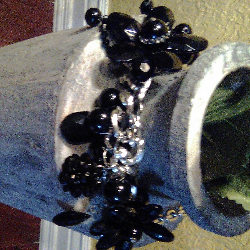 19" black & silver choker/necklace